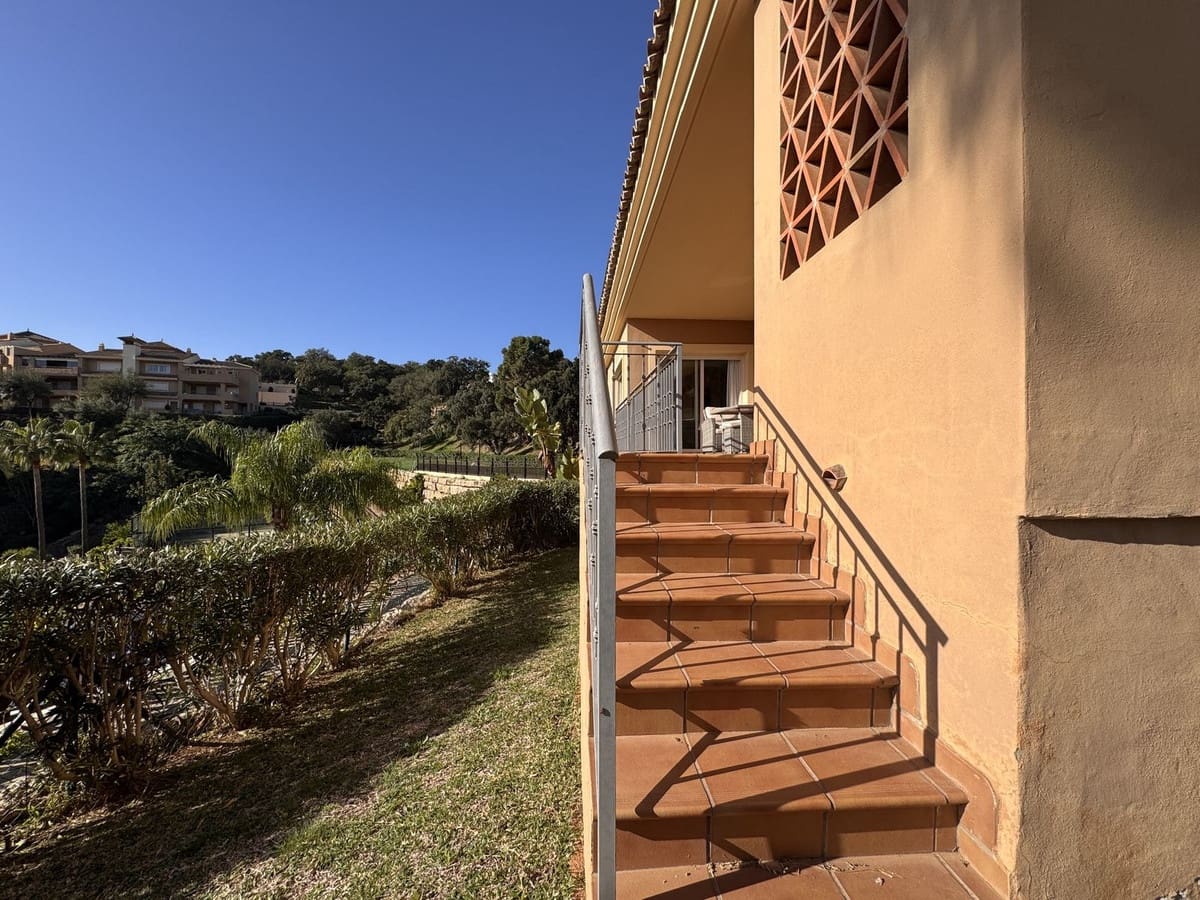 2 Zimmer Apartment zu verkaufen in La Mairena mit Pool Garage - 332.000 € (Ref: 8649155)