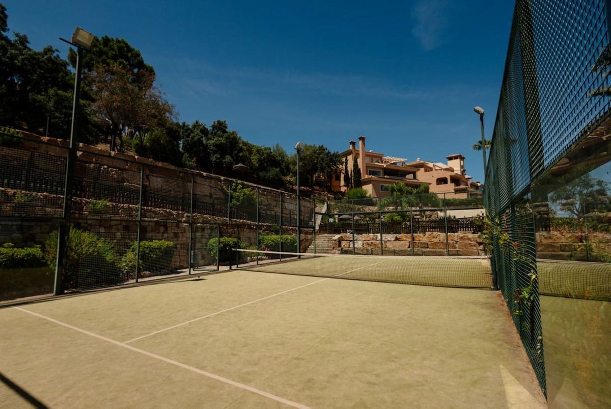 2 Zimmer Apartment zu verkaufen in La Mairena mit Pool Garage - 332.000 € (Ref: 8649155)