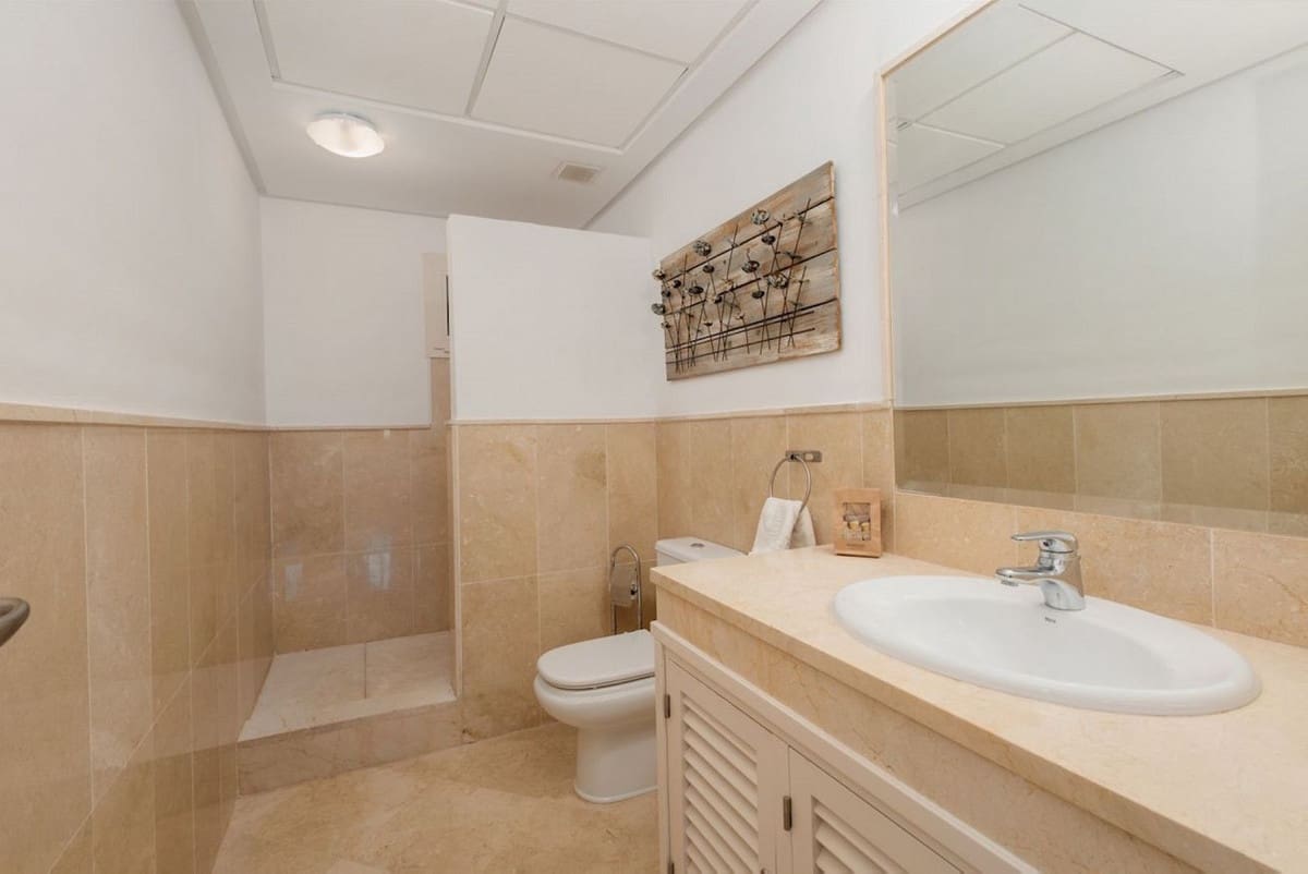 2 bedroom Apartment for sale in La Mairena with pool garage - € 332,000 (Ref: 8649155)