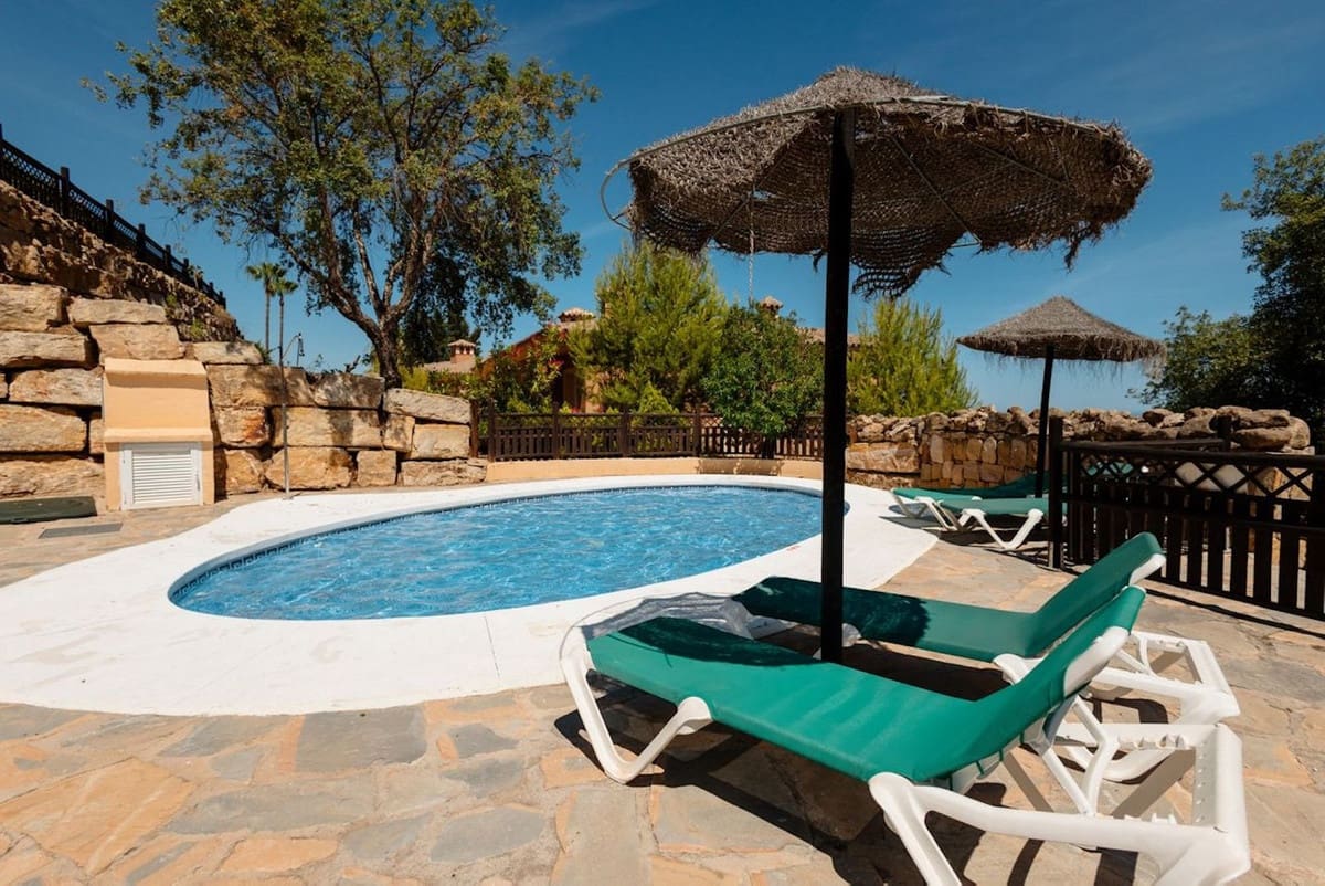 2 bedroom Apartment for sale in La Mairena with pool garage - € 332,000 (Ref: 8649155)