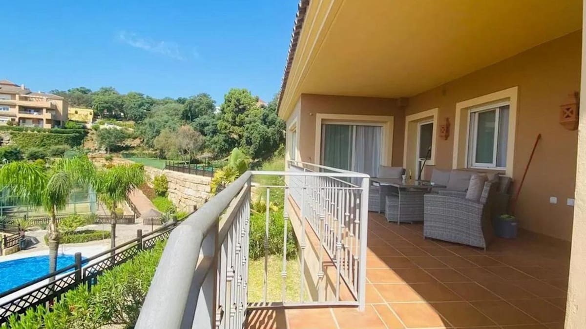 2 soveværelse Lejlighed til salg i La Mairena med swimmingpool garage - € 332.000 (Ref: 8649155)