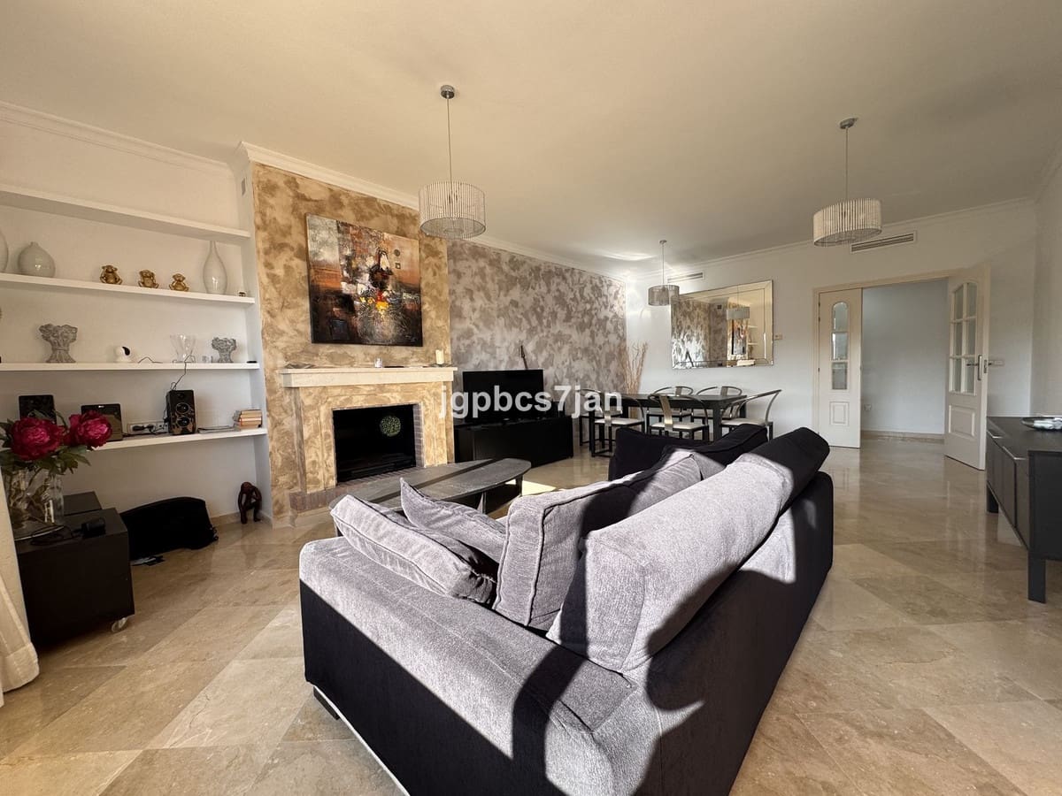 2 Zimmer Apartment zu verkaufen in La Mairena mit Pool Garage - 332.000 € (Ref: 8649155)