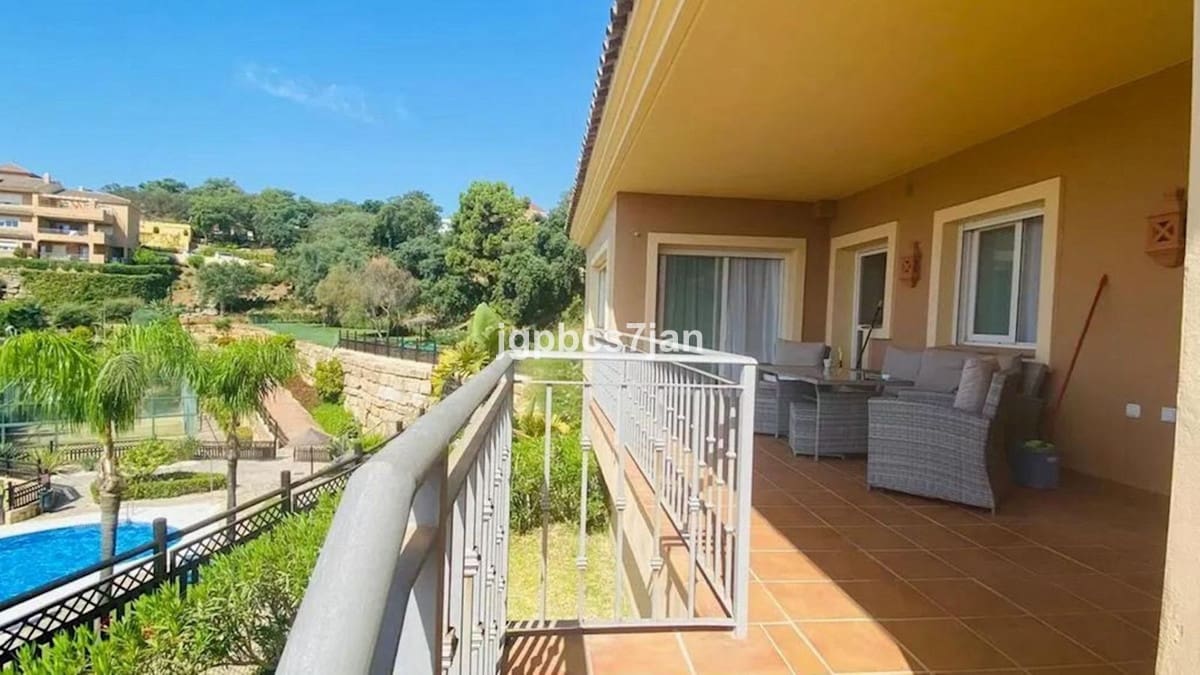 2 Zimmer Apartment zu verkaufen in La Mairena mit Pool Garage - 332.000 € (Ref: 8649155)