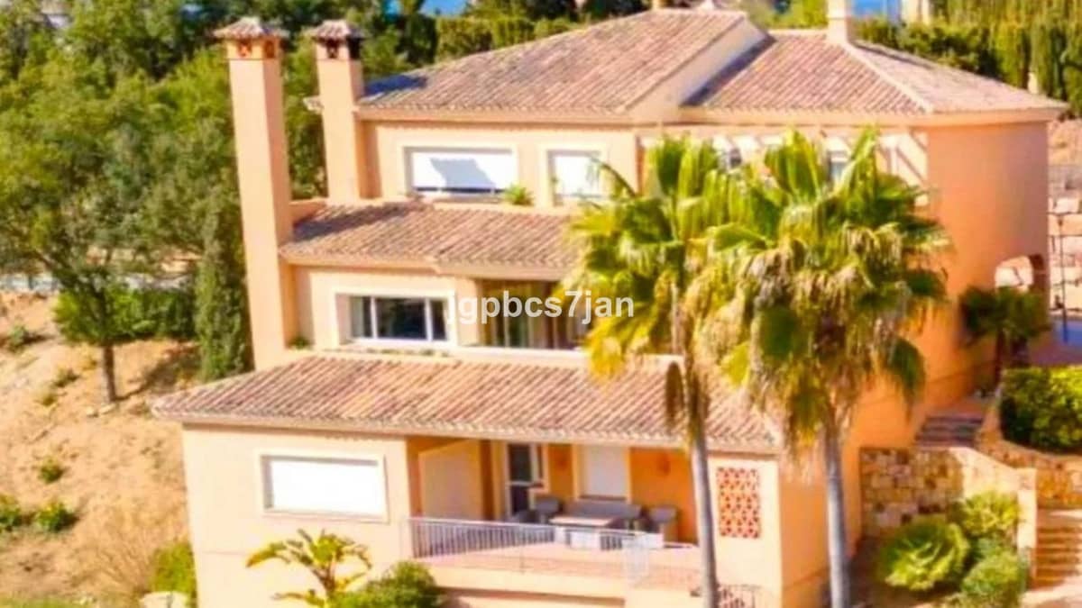 2 Zimmer Apartment zu verkaufen in La Mairena mit Pool Garage - 332.000 € (Ref: 8649155)