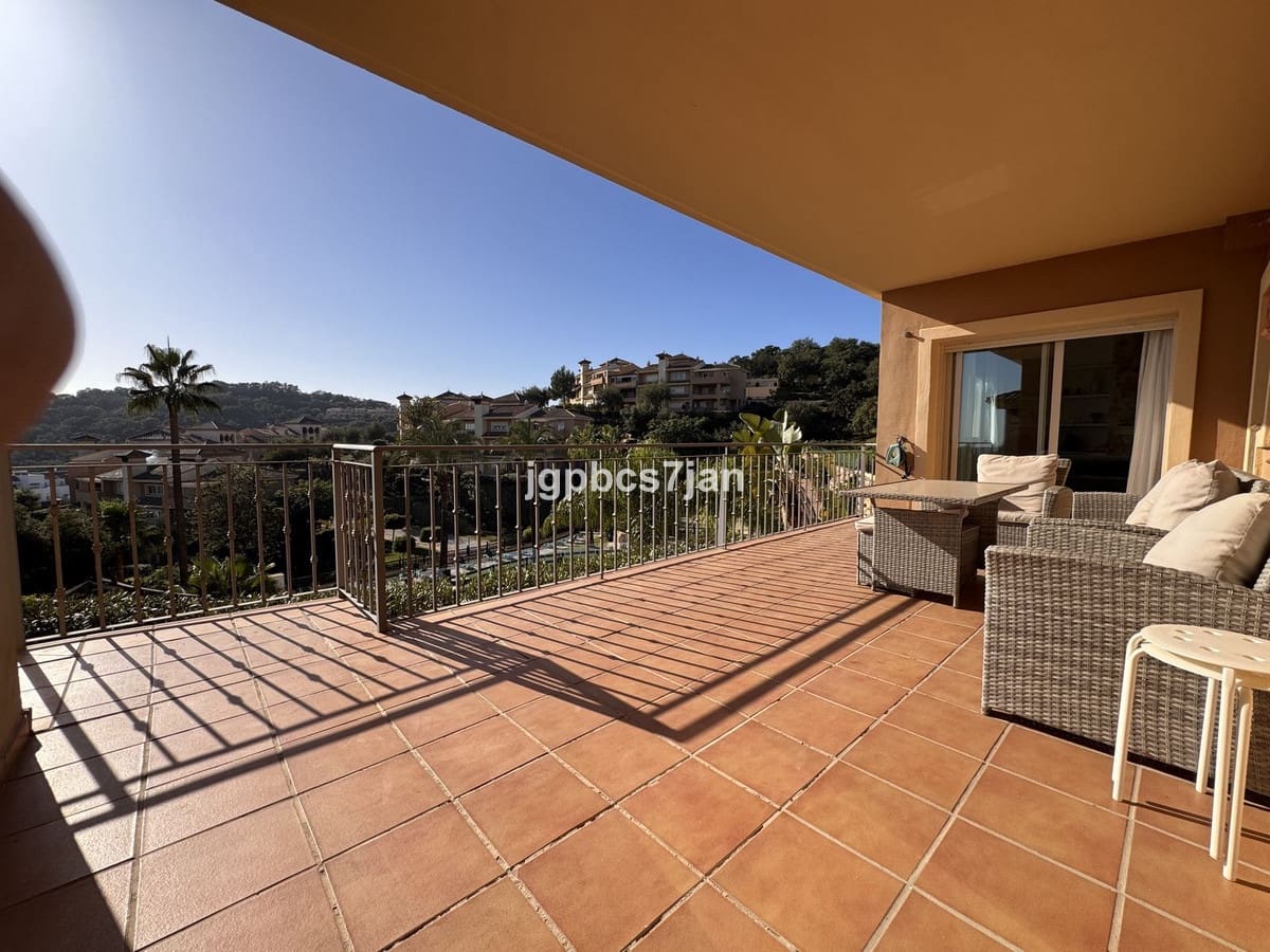 2 Zimmer Apartment zu verkaufen in La Mairena mit Pool Garage - 332.000 € (Ref: 8649155)