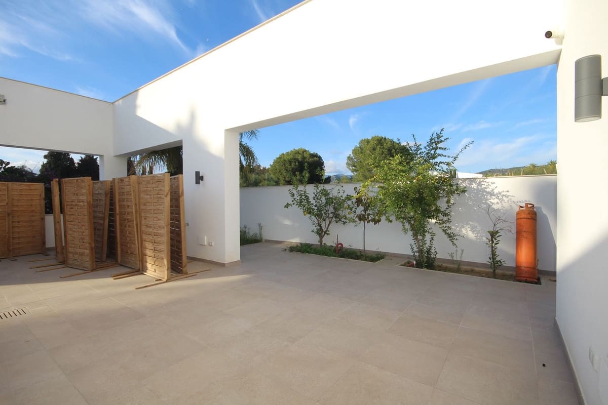 3 bedroom Villa for sale in Elviria - € 4,750,000 (Ref: 8653607)