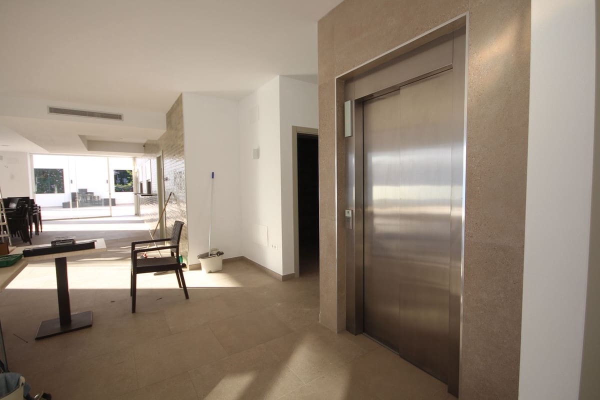 Chalet de 3 habitaciones en Elviria en venta - 4.750.000 € (Ref: 8653607)