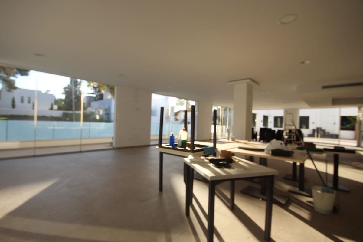 Chalet de 3 habitaciones en Elviria en venta - 4.750.000 € (Ref: 8653607)