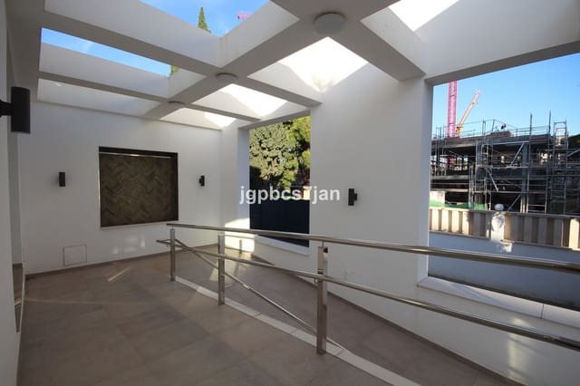 3 quarto Moradia para venda em Elviria, Marbella com piscina garagem - 4 750 000 € (Ref: 8653607)