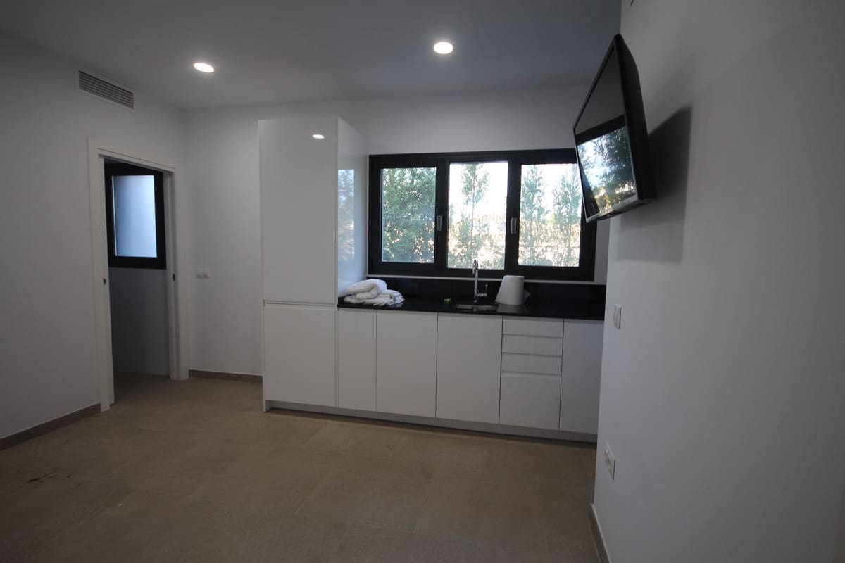 Chalet de 3 habitaciones en Elviria en venta con piscina garaje - 4.750.000 € (Ref: 8653607)