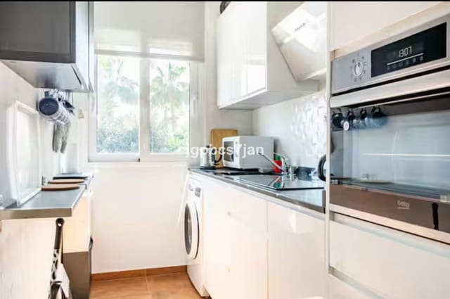 1 soveværelse Lejlighed til salg i Cabopino, Marbella med swimmingpool - € 495.000 (Ref: 8723384)