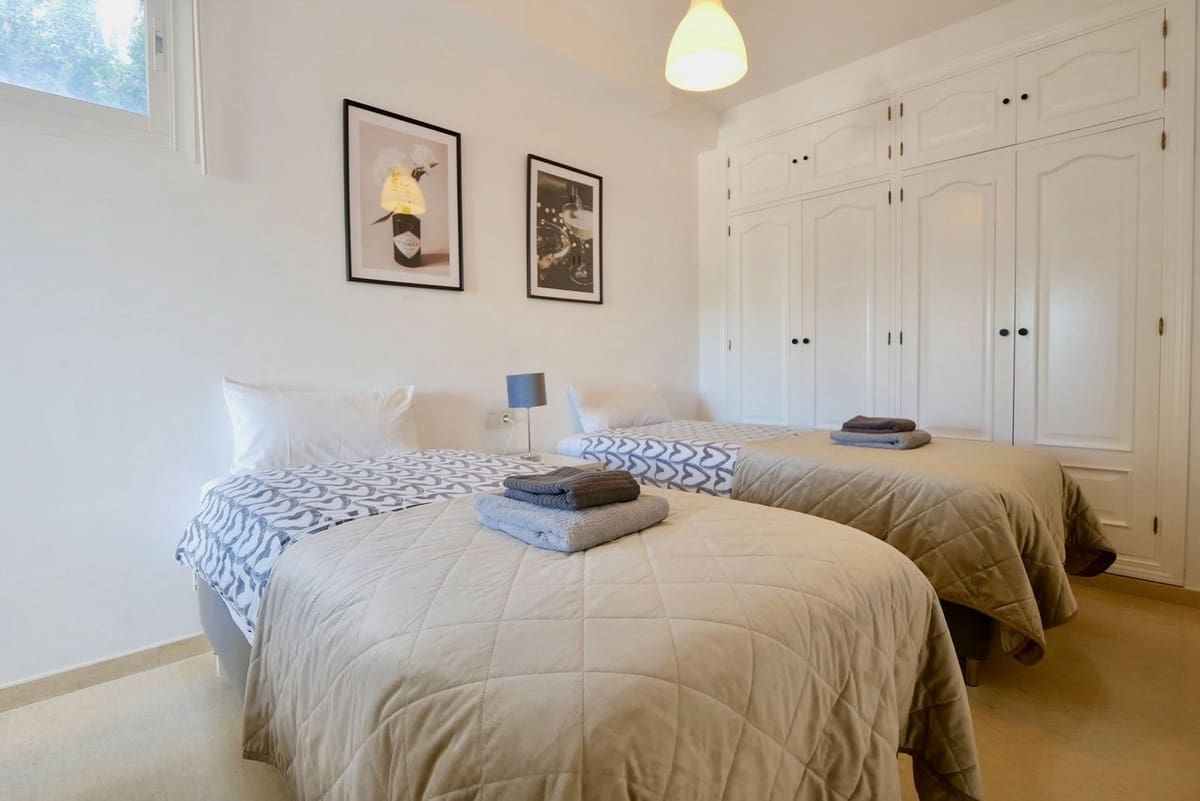 6 soveværelse Villa til salg i La Cala de Mijas med swimmingpool garage - € 1.149.000 (Ref: 8742434)