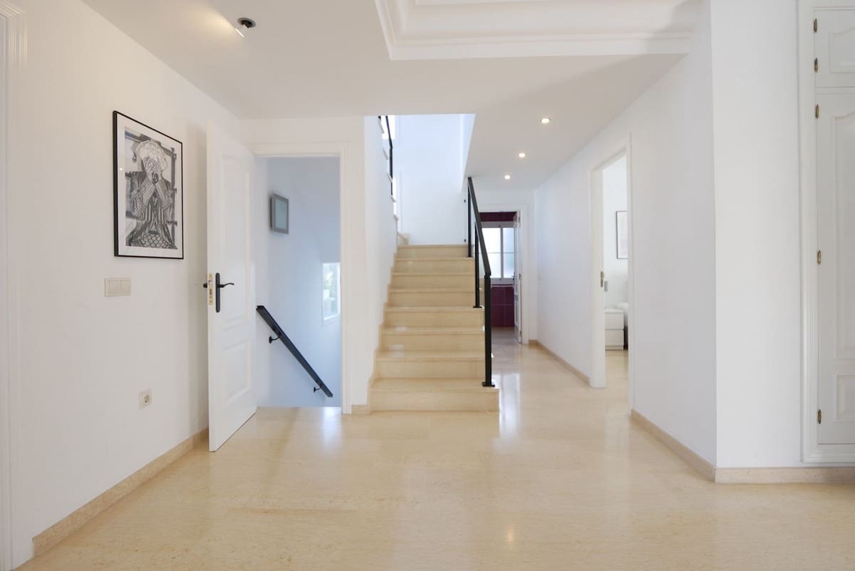 6 soveværelse Villa til salg i La Cala de Mijas med swimmingpool garage - € 1.149.000 (Ref: 8742434)