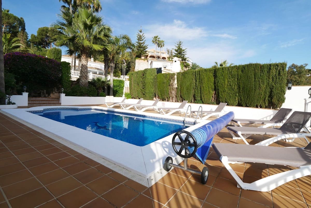 6 soveværelse Villa til salg i La Cala de Mijas med swimmingpool garage - € 1.149.000 (Ref: 8742434)