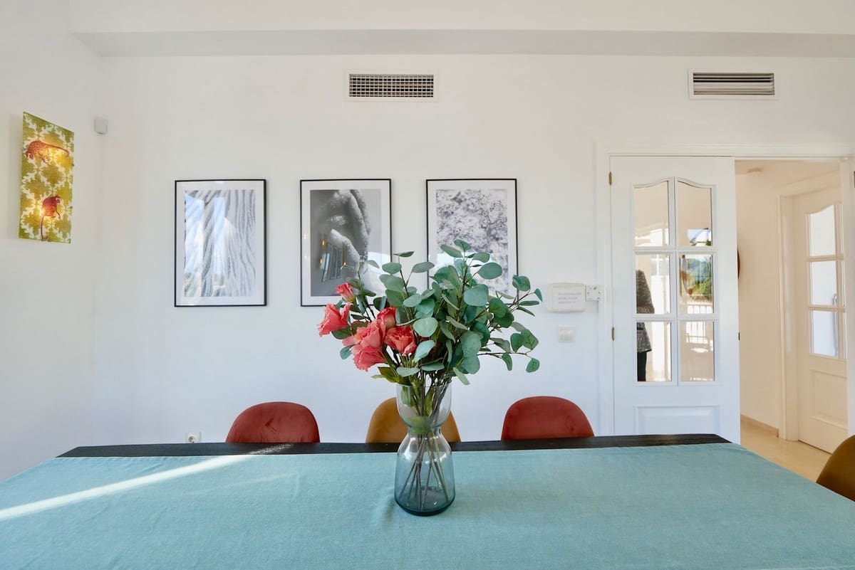 6 bedroom Villa for sale in La Cala de Mijas with pool garage - € 1,149,000 (Ref: 8742434)