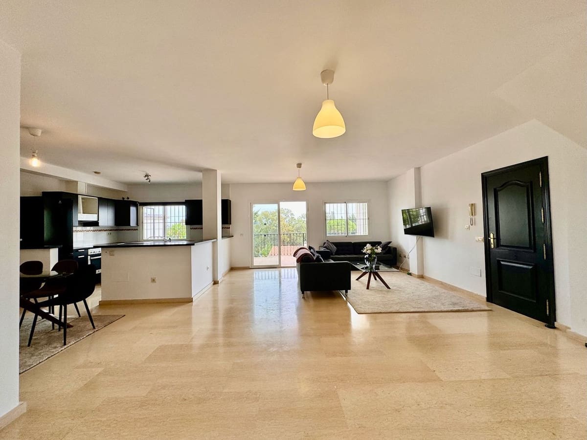 6 bedroom Villa for sale in La Cala de Mijas with pool garage - € 1,149,000 (Ref: 8742434)