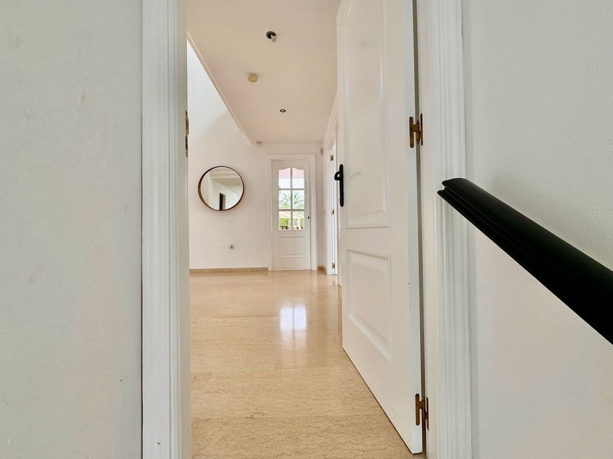 6 sovrum Villa till salu i La Cala de Mijas med pool garage - 1 149 000 € (Ref: 8742434)