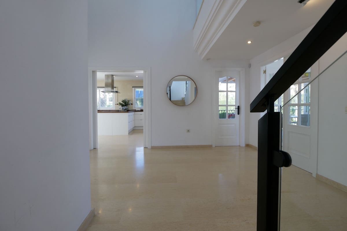 6 sovrum Villa till salu i La Cala de Mijas med pool garage - 1 149 000 € (Ref: 8742434)