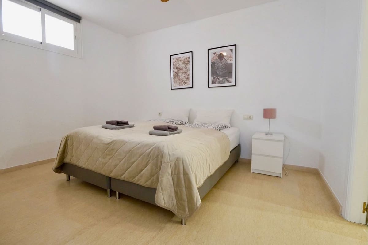 6 makuuhuone Huvila myytävänä paikassa La Cala de Mijas mukana uima-altaan 
autotalli - 1 149 000 € (Ref: 8742434)