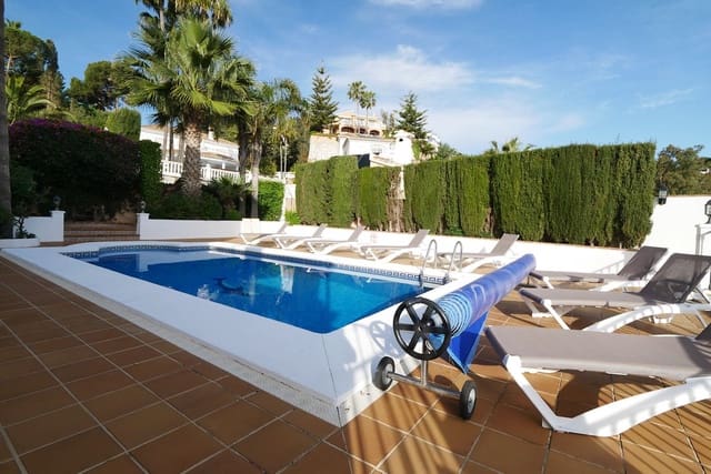 6 sypialnia Willa na sprzedaż w La Cala de Mijas, Mijas z basenem garażem - 1 149 000 € (Ref: 8742434)