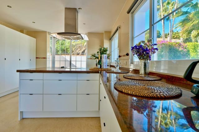 6 sypialnia Willa na sprzedaż w La Cala de Mijas, Mijas z basenem garażem - 1 149 000 € (Ref: 8742434)