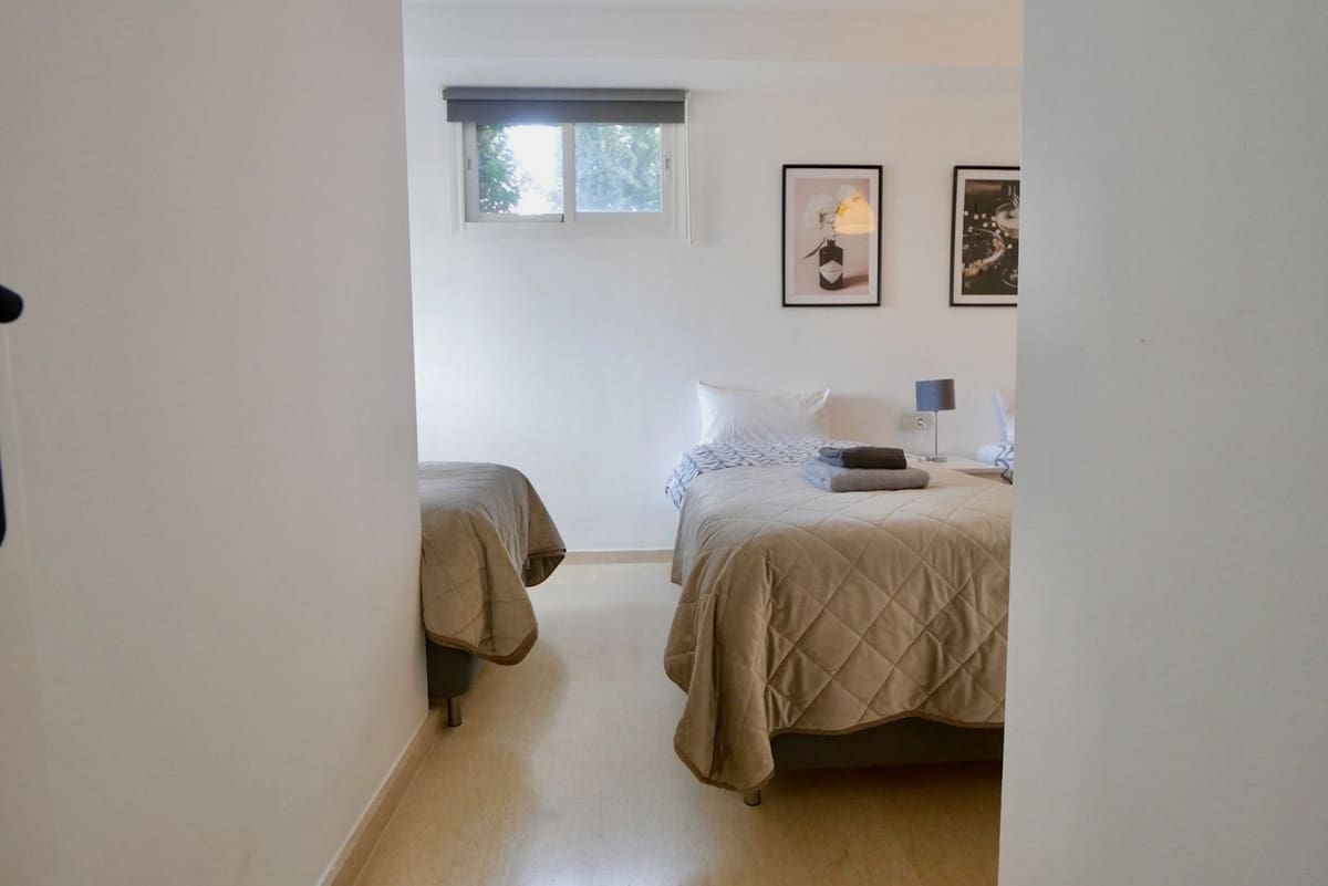 6 makuuhuone Huvila myytävänä paikassa La Cala de Mijas mukana uima-altaan 
autotalli - 1 149 000 € (Ref: 8742434)