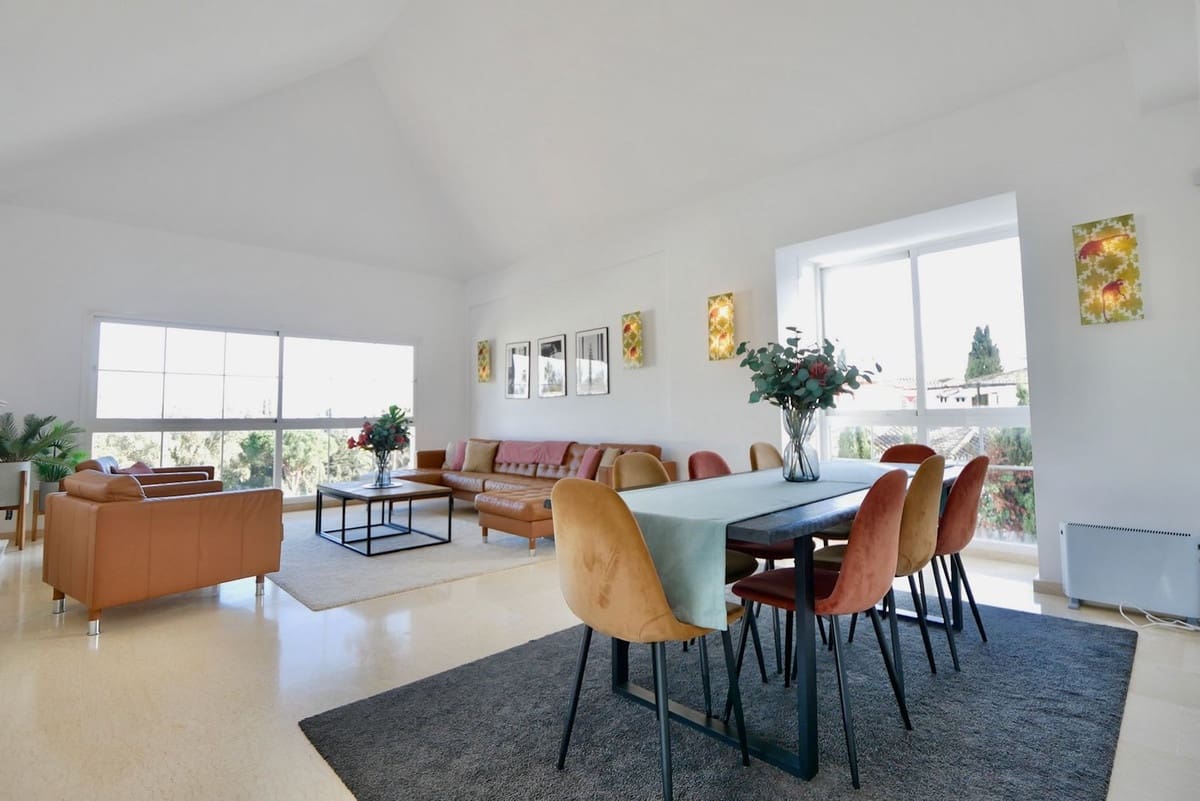 6 makuuhuone Huvila myytävänä paikassa La Cala de Mijas mukana uima-altaan 
autotalli - 1 149 000 € (Ref: 8742434)