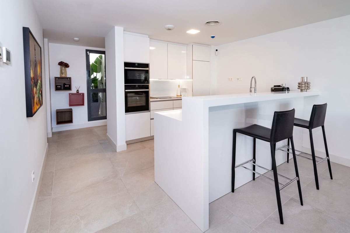 3 soverom Leilighet til salgs i Cabopino med svømmebasseng garasje - € 1 250 000 (Ref: 8766113)