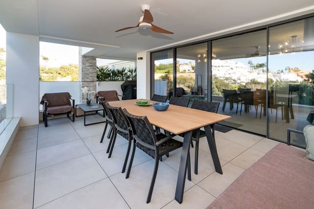 3 makuuhuone Huoneisto myytävänä paikassa Cabopino, Marbella mukana uima-altaan 
autotalli - 1 250 000 € (Ref: 8766113)