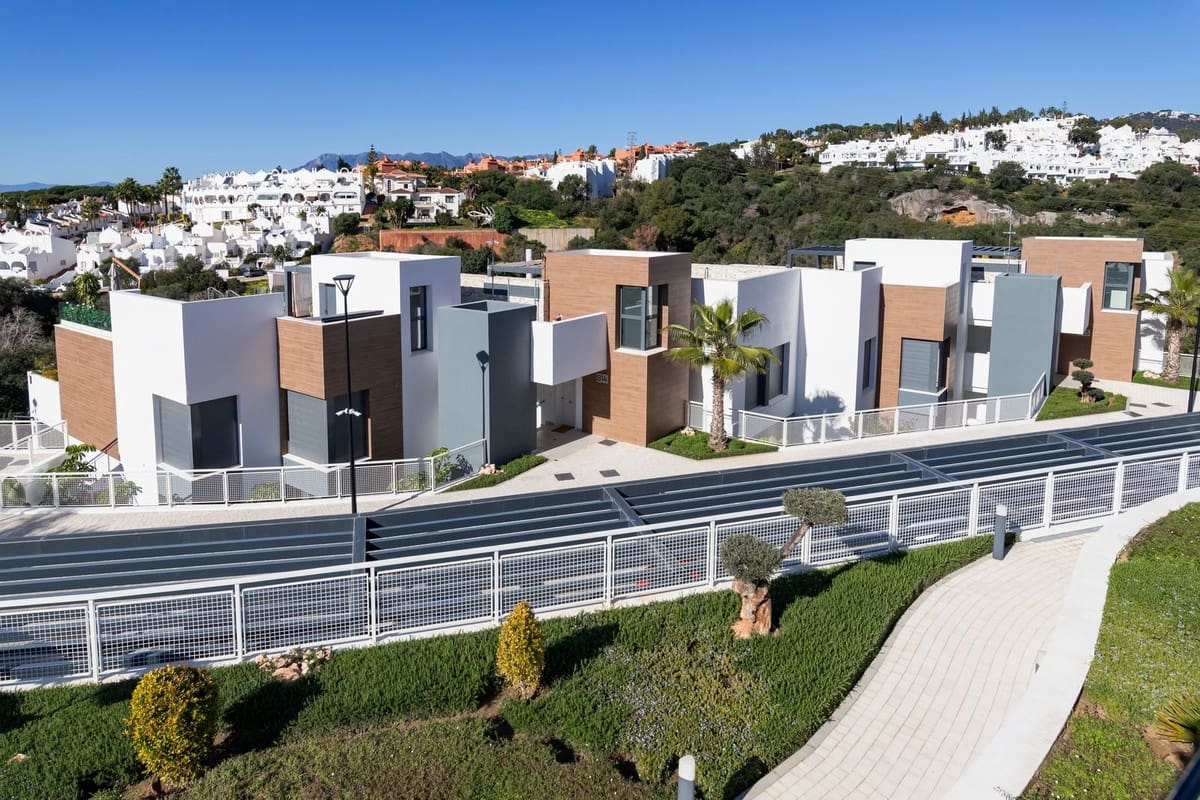 3 soverom Leilighet til salgs i Cabopino med svømmebasseng garasje - € 1 250 000 (Ref: 8766113)