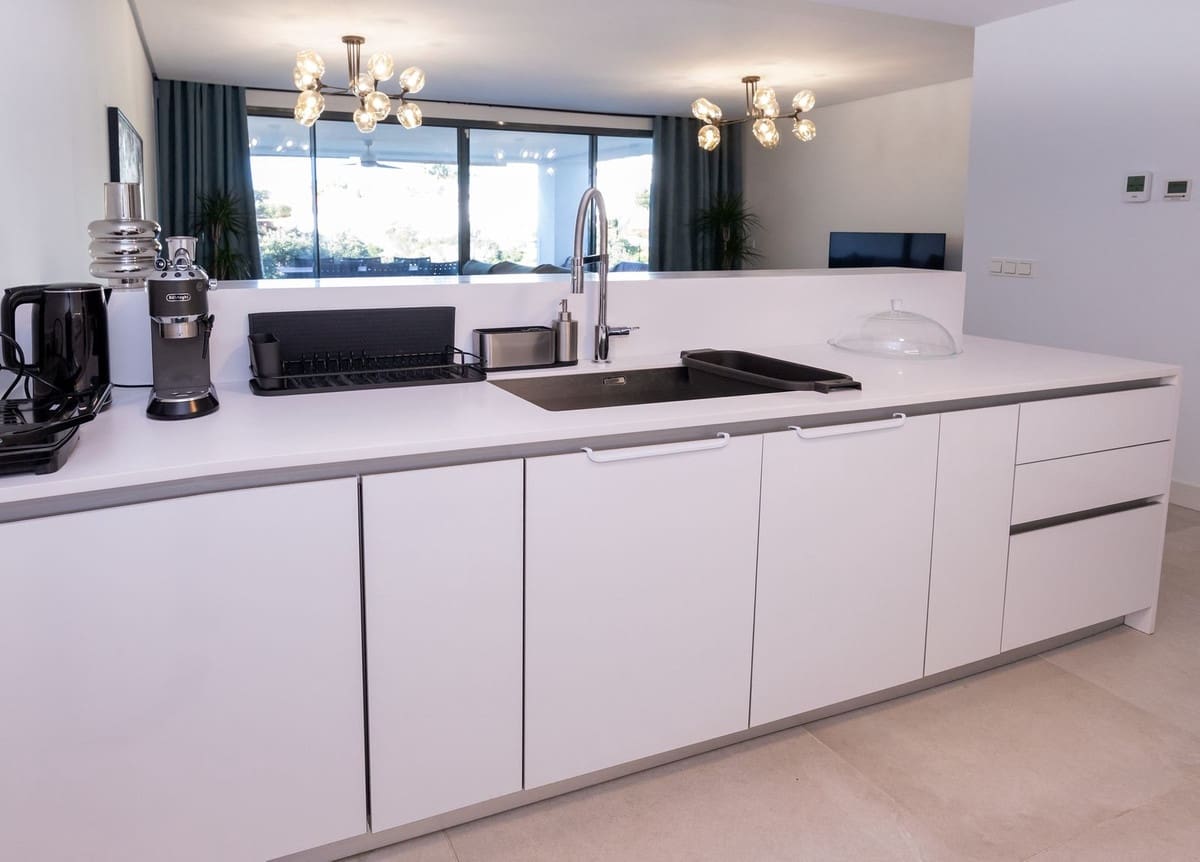 3 soverom Leilighet til salgs i Cabopino med svømmebasseng garasje - € 1 250 000 (Ref: 8766113)