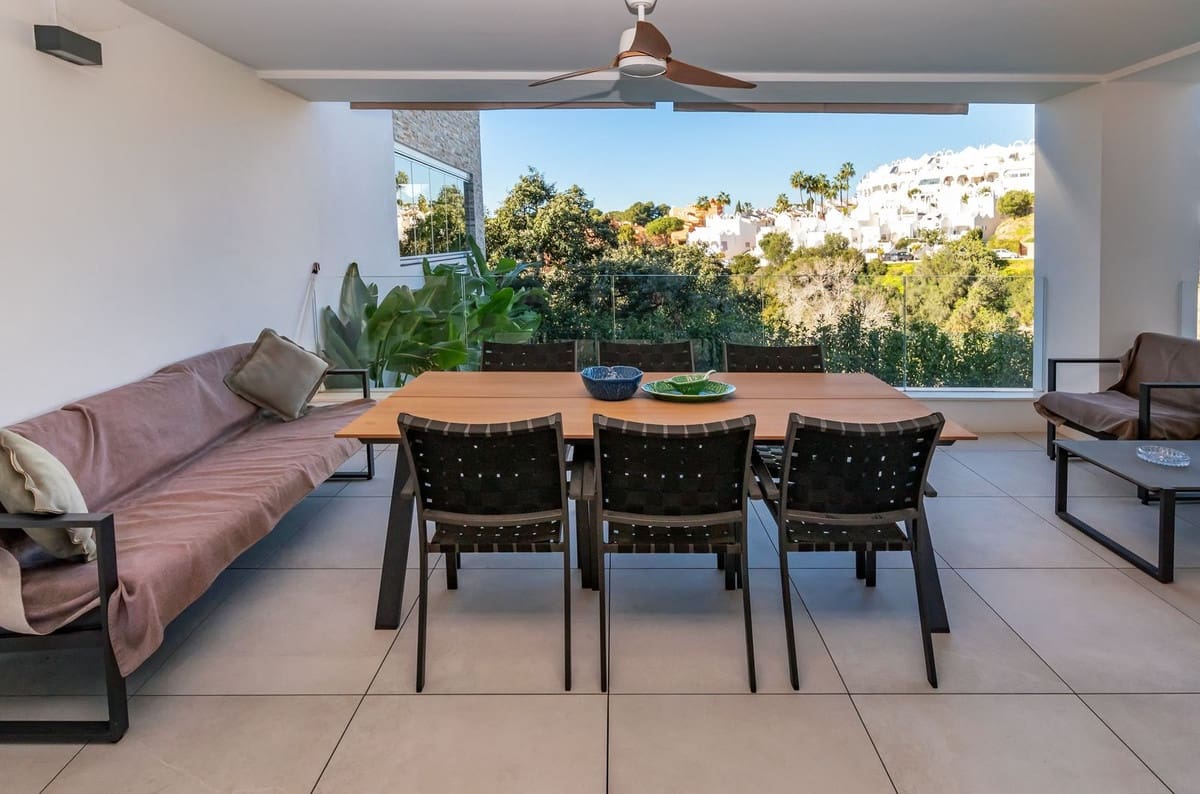 3 soverom Leilighet til salgs i Cabopino med svømmebasseng garasje - € 1 250 000 (Ref: 8766113)