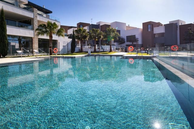 3 soverom Leilighet til salgs i Cabopino, Marbella med svømmebasseng garasje - € 1 250 000 (Ref: 8766113)