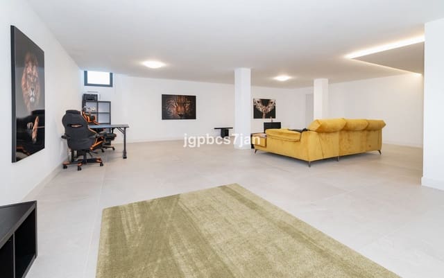 4 soveværelse Lejlighed til salg i Cabopino, Marbella med swimmingpool garage - € 980.000 (Ref: 8766113)