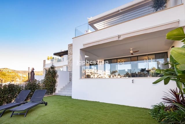 4 soveværelse Lejlighed til salg i Cabopino, Marbella med swimmingpool garage - € 980.000 (Ref: 8766113)