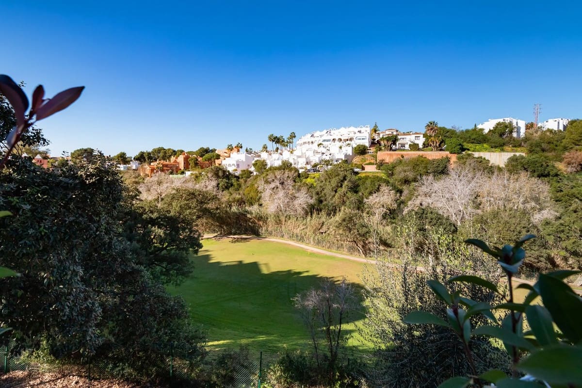 4 slaapkamer Appartement te koop in Cabopino met zwembad garage - € 980.000 (Ref: 8766113)