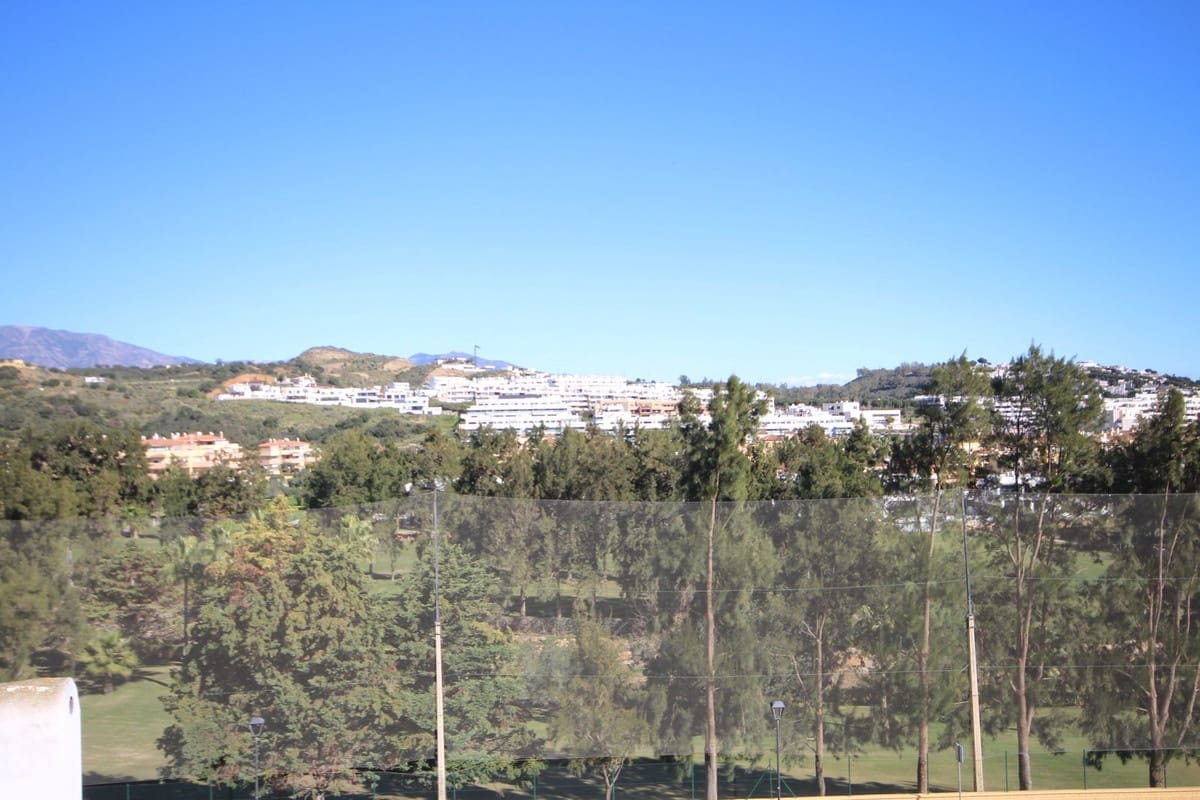 3 bedroom Apartment for sale in La Cala de Mijas - € 624,000 (Ref: 8777058)