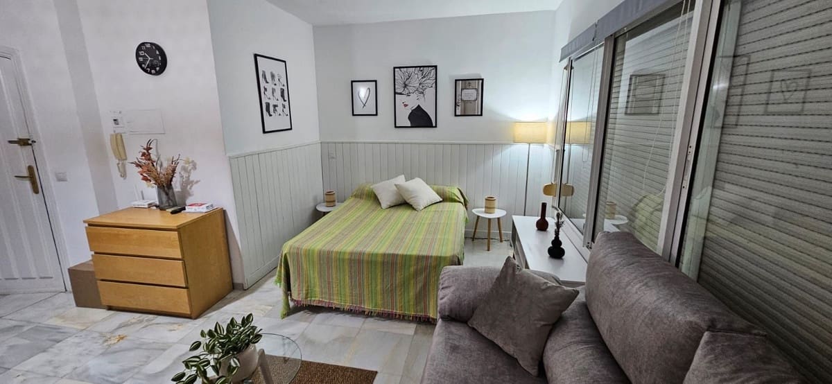 Apartment for sale in Calahonda with pool - € 228,000 (Ref: 8779855)