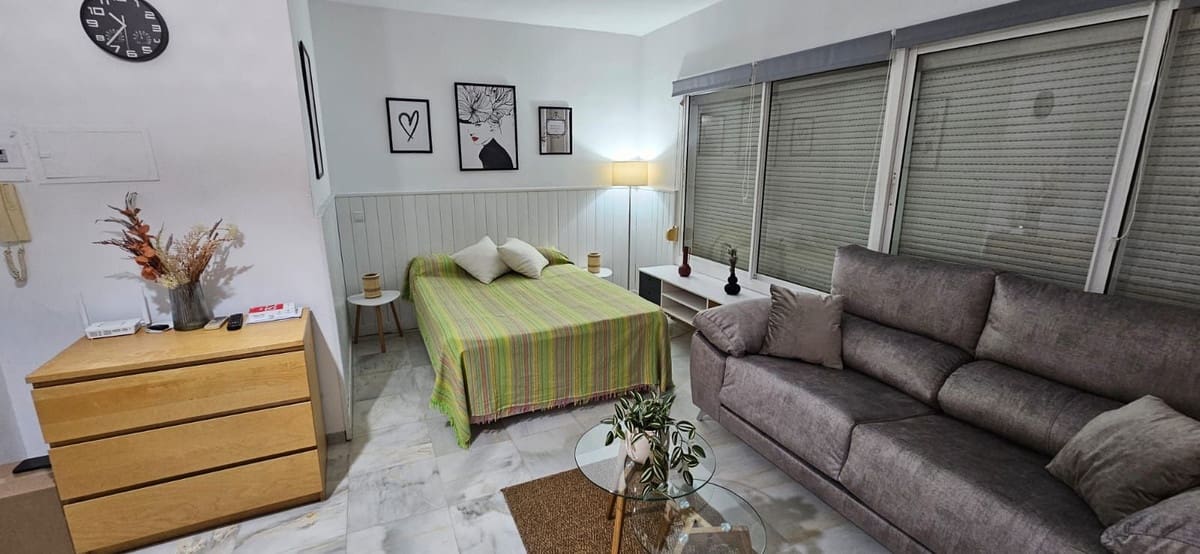 Apartment for sale in Calahonda with pool - € 228,000 (Ref: 8779855)