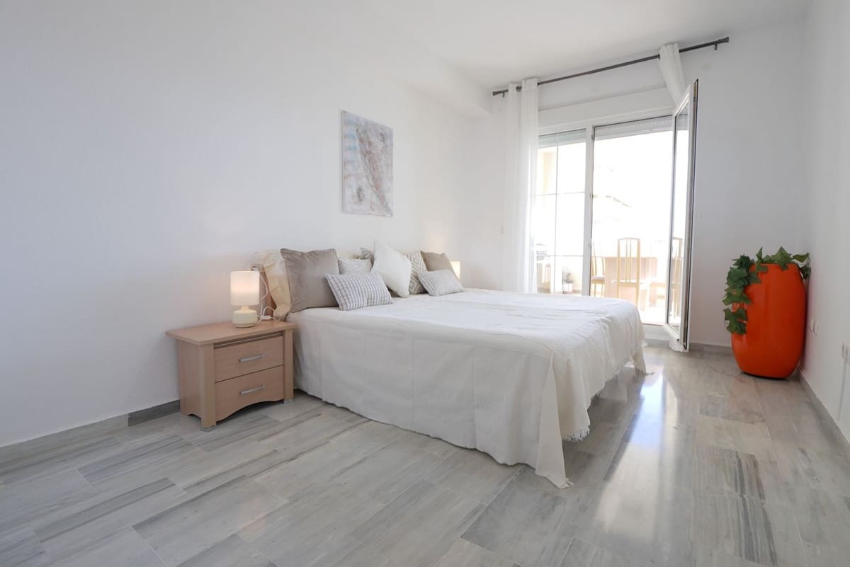3 slaapkamer Appartement te koop in Cabopino met zwembad garage - € 499.000 (Ref: 8836220)