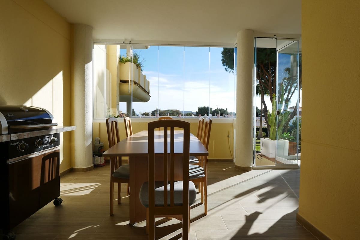 3 slaapkamer Appartement te koop in Cabopino met zwembad garage - € 499.000 (Ref: 8836220)