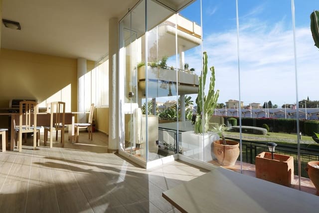 3 soverom Leilighet til salgs i Cabopino, Marbella med svømmebasseng garasje - € 499 000 (Ref: 8836220)