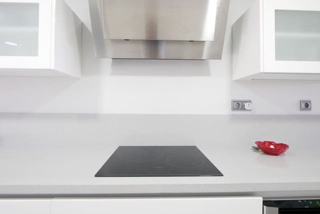 3 quarto Apartamento para venda em Cabopino, Marbella com piscina garagem - 1 089 000 € (Ref: 8847183)