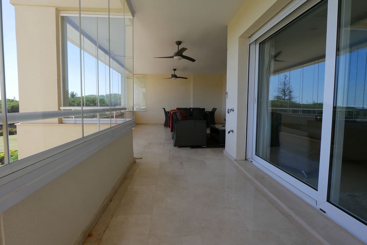 3 sovrum Lägenhet till salu i Cabopino med pool garage - 1 089 000 € (Ref: 8847183)