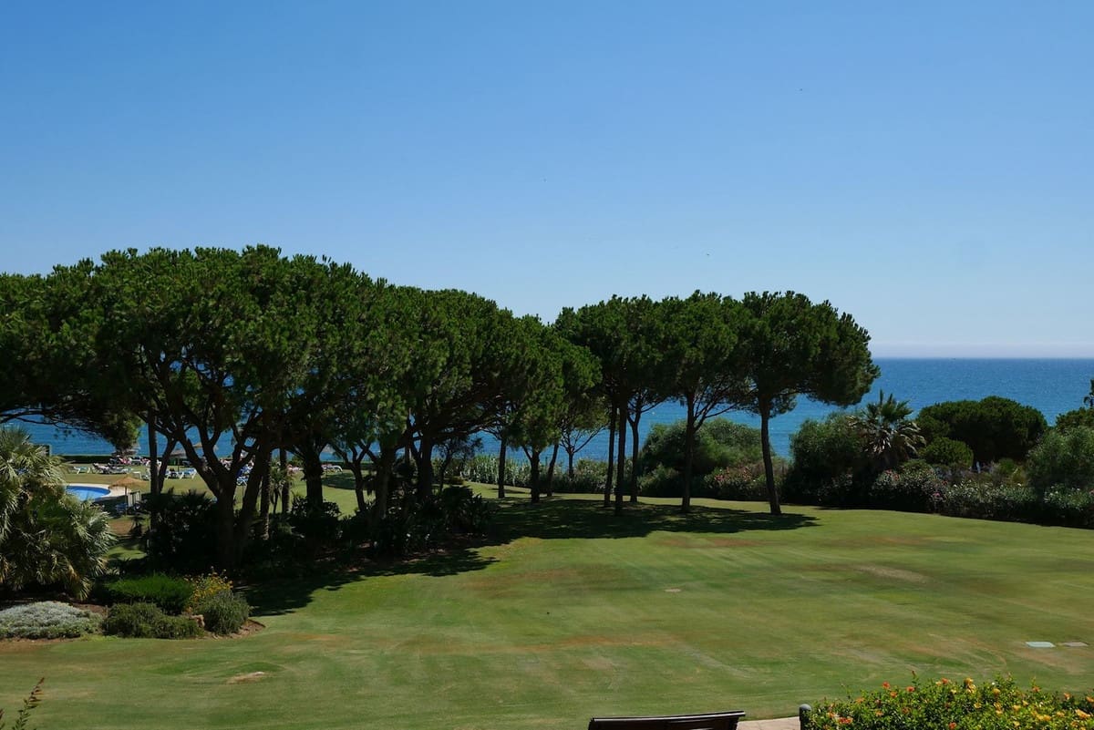 3 sovrum Lägenhet till salu i Cabopino med pool garage - 1 089 000 € (Ref: 8847183)