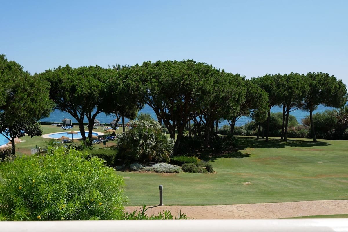 3 sovrum Lägenhet till salu i Cabopino med pool garage - 1 089 000 € (Ref: 8847183)