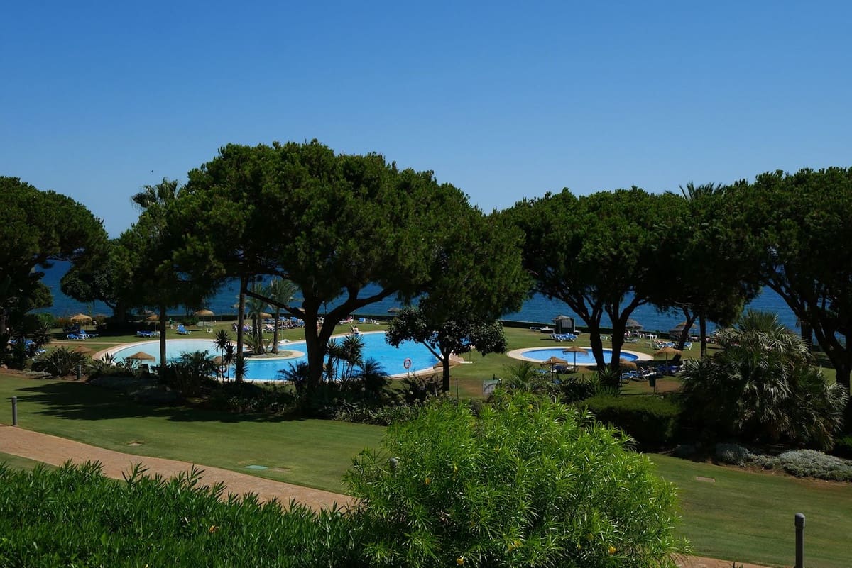 3 sovrum Lägenhet till salu i Cabopino med pool garage - 1 089 000 € (Ref: 8847183)