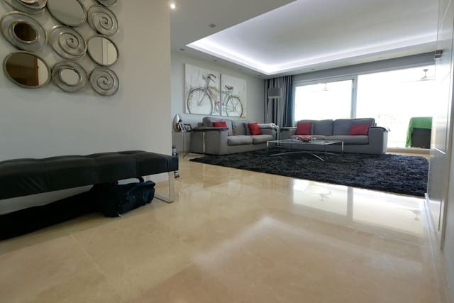 3 soverom Leilighet til salgs i Cabopino, Marbella med svømmebasseng garasje - € 1 089 000 (Ref: 8847183)