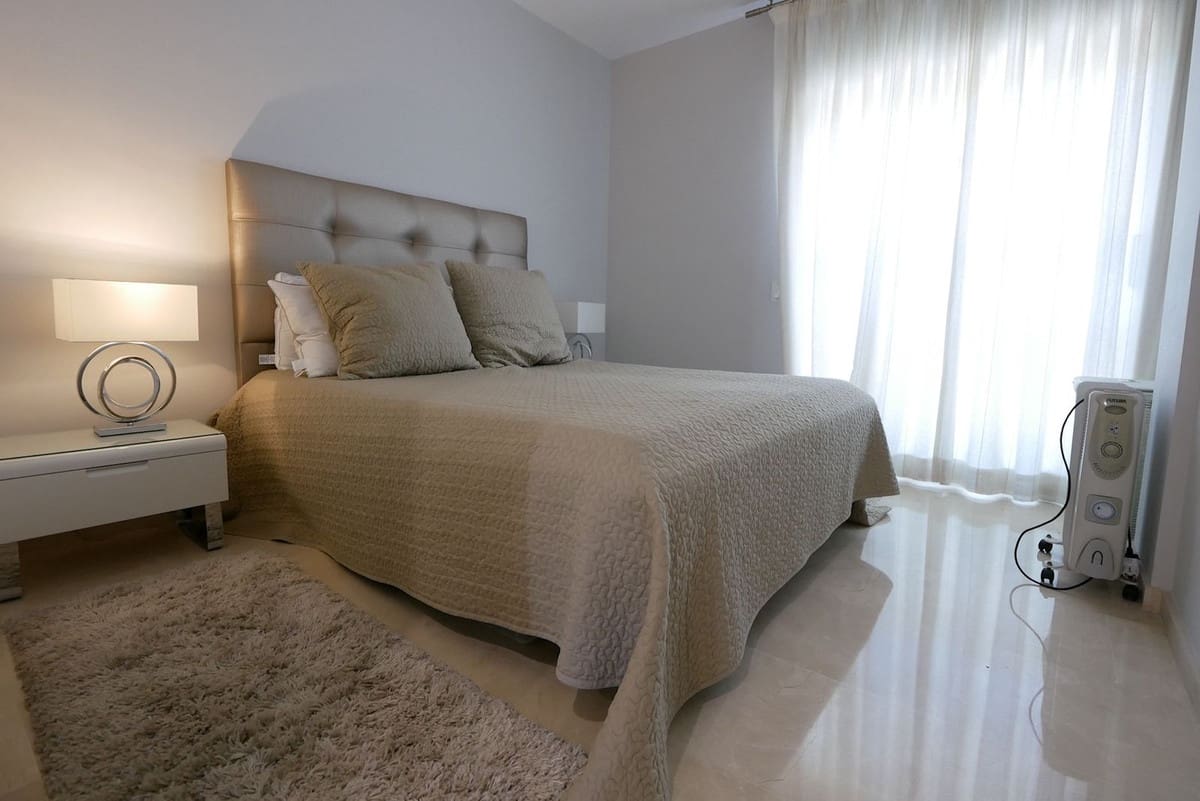 3 sovrum Lägenhet till salu i Cabopino med pool garage - 1 089 000 € (Ref: 8847183)