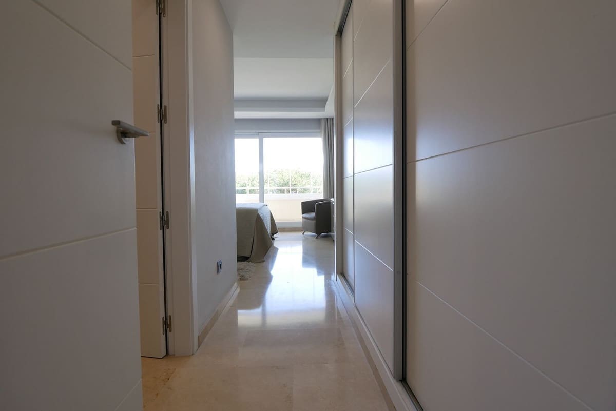 3 sovrum Lägenhet till salu i Cabopino med pool garage - 1 089 000 € (Ref: 8847183)